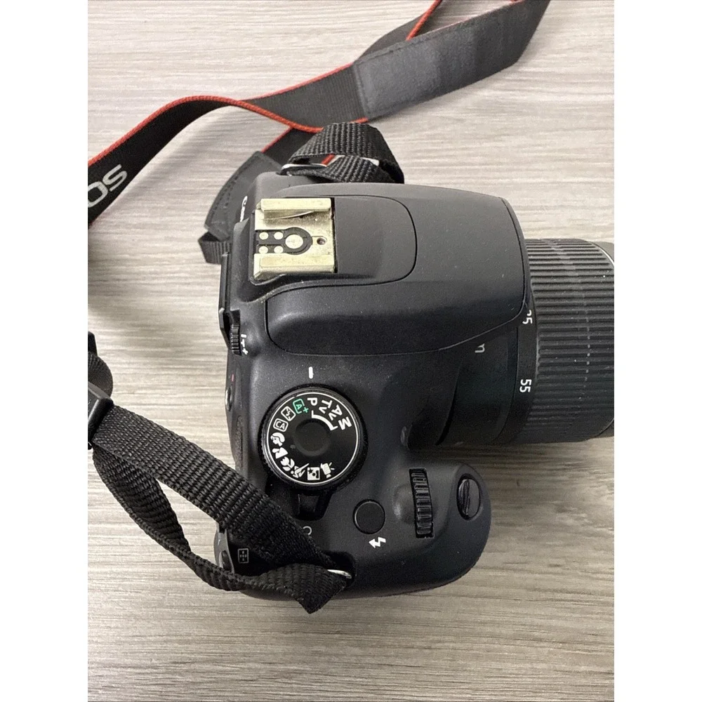 Canon EOS 1200D 18MP Digital SLR Camera EF-S 18-55mm‎ III lens, 32gb Sd Card